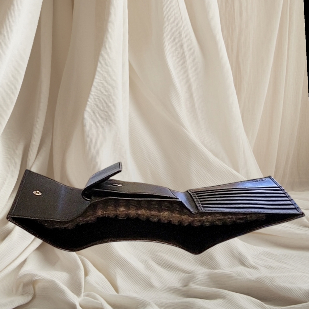 Gorgeous Vintage PRADA Unisex Trifold Wallet | Black Saffiano Leather | Like New - Picture 8 of 14
